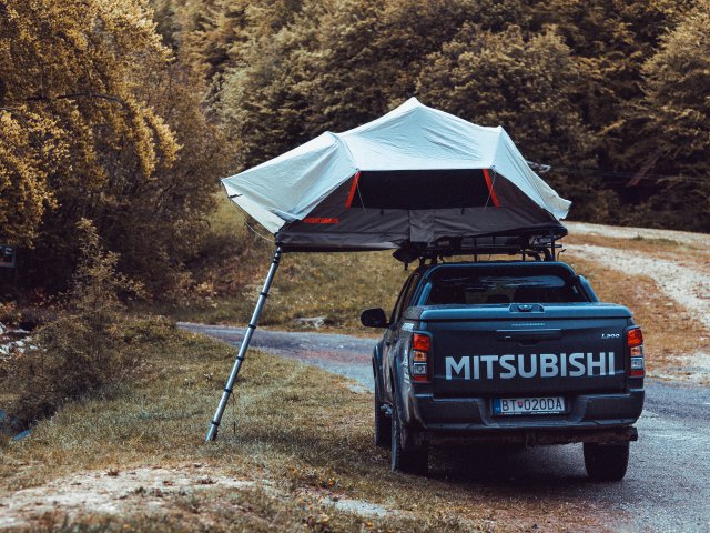 Mitsubishi L200 Mountain Sherpa - strešný stan - vanlife (32)
